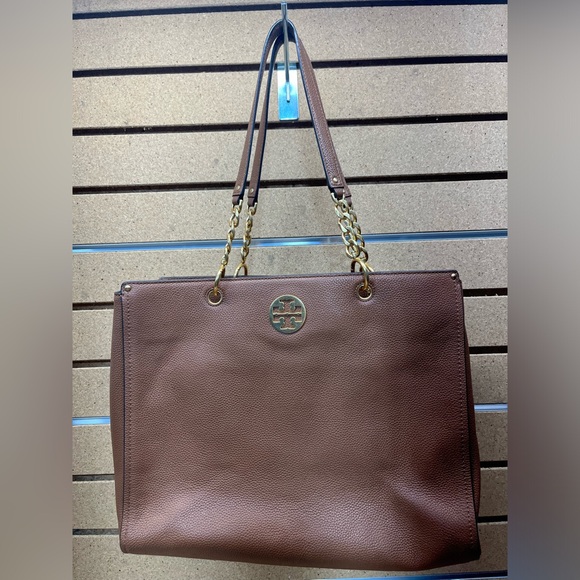 TORY BURCH EVERLY TOTE 👜 WITHOUT DUST BAG CAN’T REMEMBER EVER USING IT - Picture 1 of 16